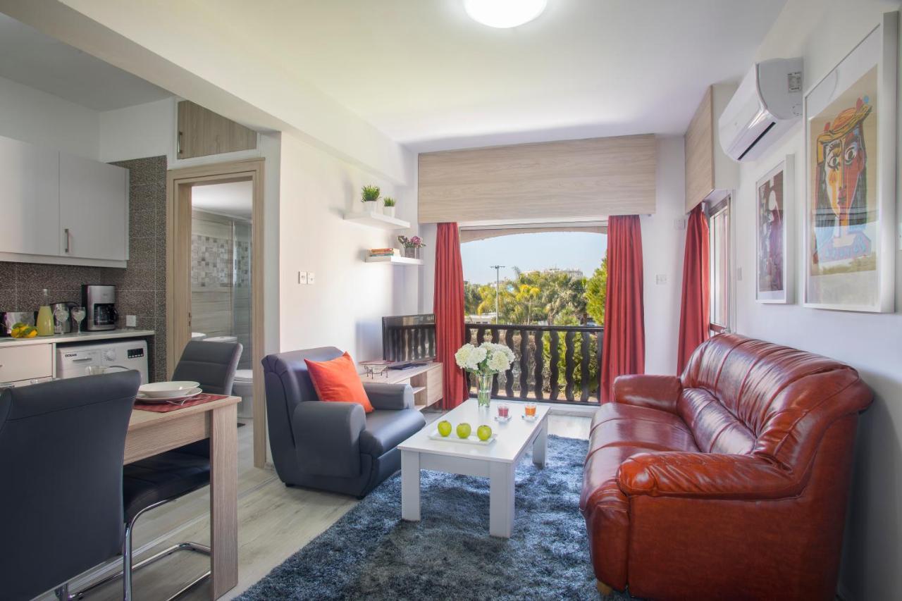 Castle Holiday Apartments Limassol Ngoại thất bức ảnh