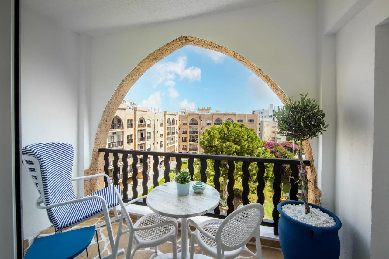 Castle Holiday Apartments Limassol Ngoại thất bức ảnh