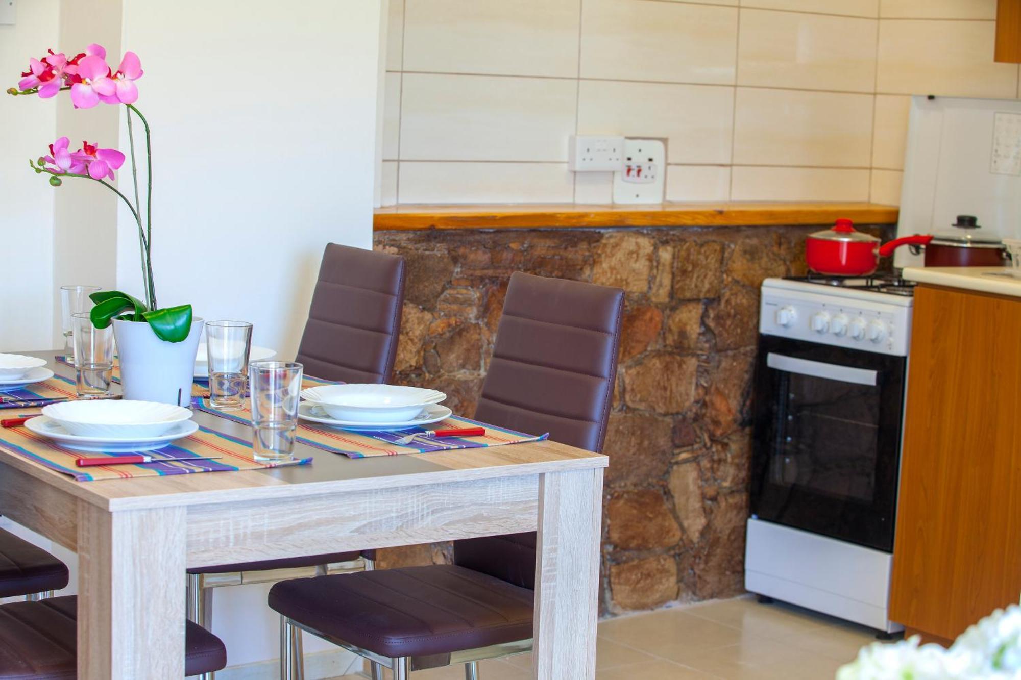 Castle Holiday Apartments Limassol Ngoại thất bức ảnh